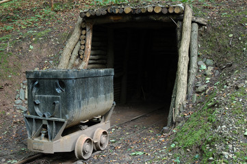 Mine cart