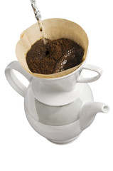 Kaffee kochen von Hand, freigestellt