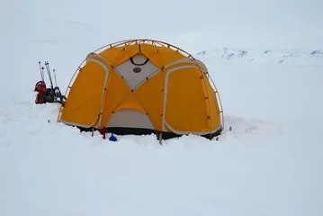 Zelfklevend Fotobehang Arctic base camp © Anouk Stricher