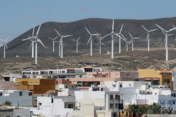 Windkrafträder auf der Spanischen Insel Teneriffa