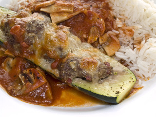 Gefüllte Zucchini