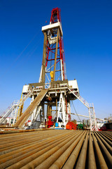 Drilling rig with drill pipe