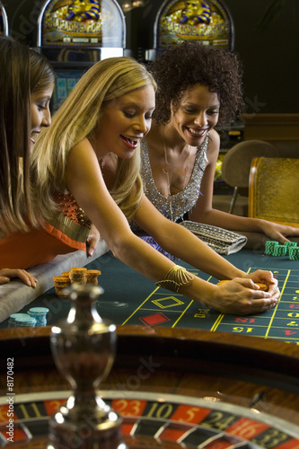 Gambling juice table
