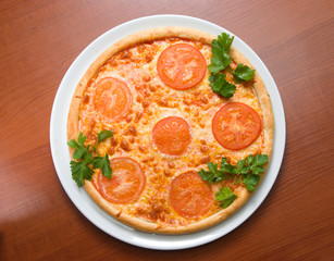 tomato pizza    isolated