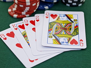 poker spiel set, chips und karten, casino games, flush