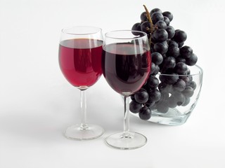 red wine and red grapes