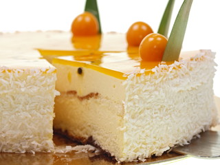 festtagsdessert, backwerk, mango maracuja sahnetorte