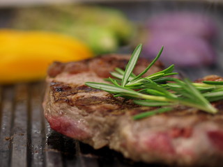 rindersteak auf dem grill, medium
