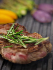 gegrilltes rindersteak, medium