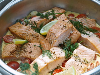 lachs in kräutercreme, büffet