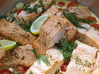 lachs in kräutercreme, büffet