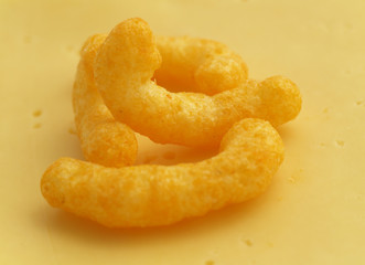 corn snacks with cheese flavour