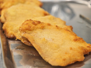 kalbsfleischschnitzel paniert, gastronomie küche