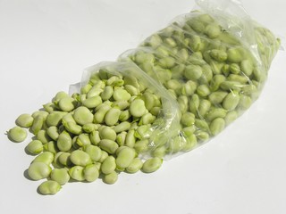 broad beans in bag