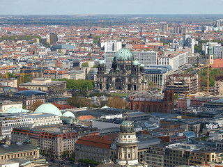 Obraz premium berlin mitte von oben,luftaufnahme,berliner dom,deutscher dom