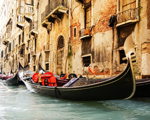 Fototapeta na wymiar Tradycyjne Wenecja gandola ride