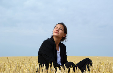 Frau im Feld