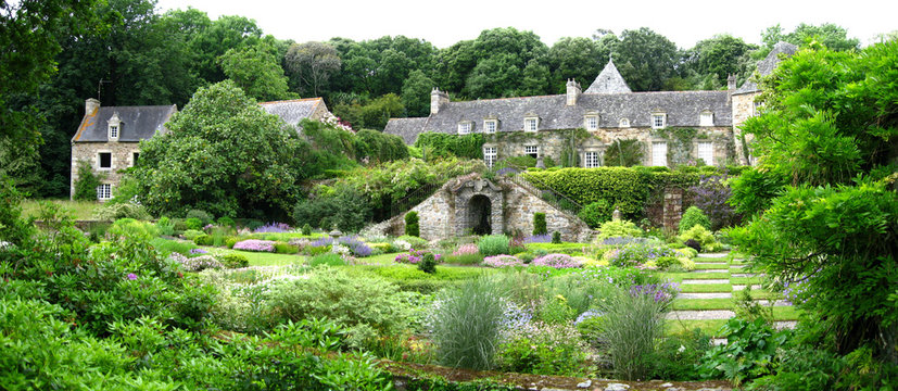 manoir dans la verdure
