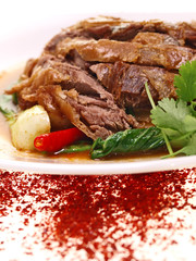 gebratene ente auf sechuan sauce,chilipuder