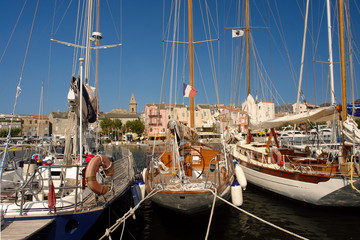  port de St florent drapeau corse et fran&ccedil;ais
