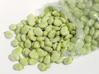 green broad beans 