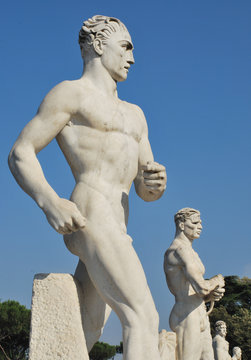 stadio dei marmi, Roma, scultura di atleta