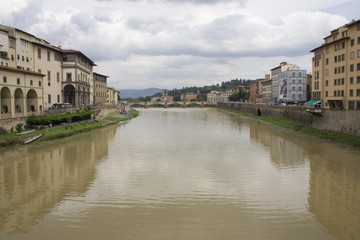 Fototapeta na wymiar Florenz - Der Arno