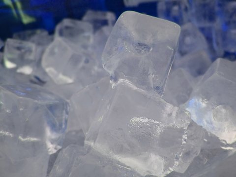 gla&ccedil;ons