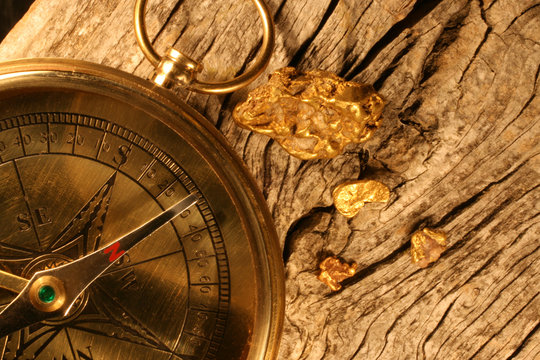 compass,gold,background