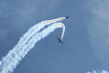 avion et fumée