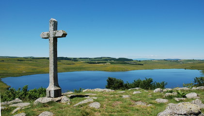 Lac et croix