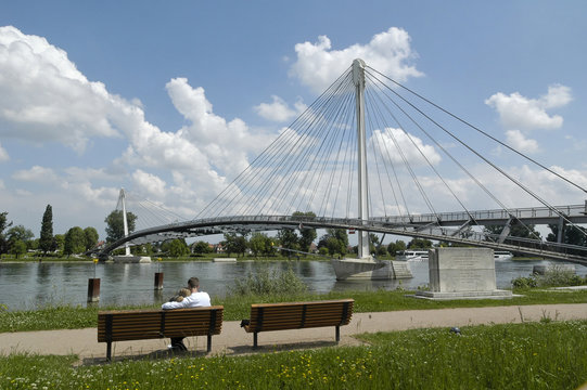 passerelle sur le rhin &agrave; strasbourg