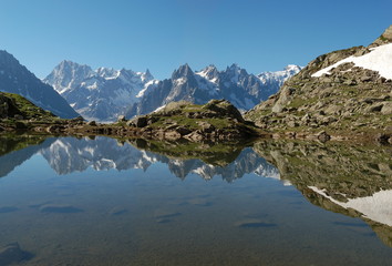 reflet massif du mont blanc