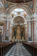 Fototapeta na wymiar Nef centrale du Dom Sankt Jakob