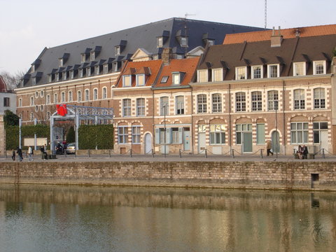 La ville de Lille au bord ela deûle (Région Nord-Pas-De-Calais)
