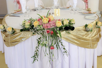Bouquet on the wedding table