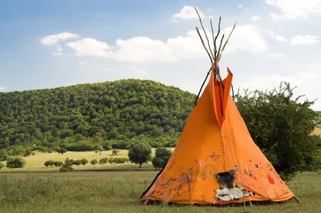 Peel and stick wall murals Indians teepee or wigwam