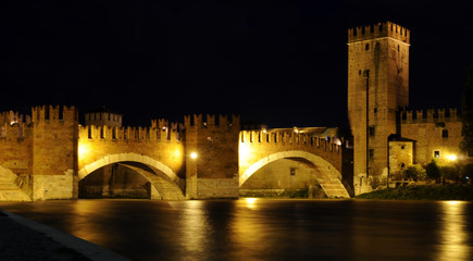 Fototapeta na wymiar Ponte di Castelvecchio