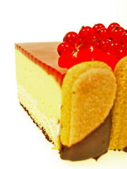 festtagsdessert, mangocreme kuchen mit johannisbeergelee