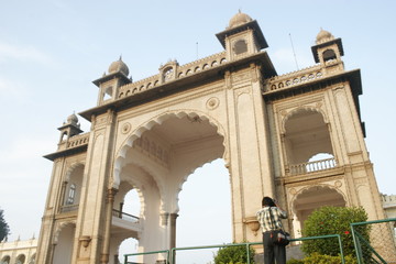 Fototapeta na wymiar arch of maysore palace