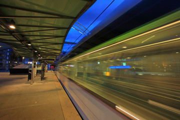 Fototapeta na wymiar Przystanek tramwajowy Rotterdam Blaak