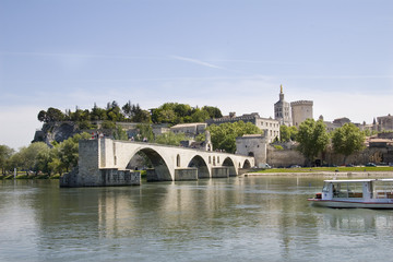 pont d'avignon en ruine