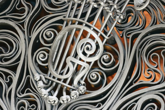 Porte &agrave; barcelone par Gaudi