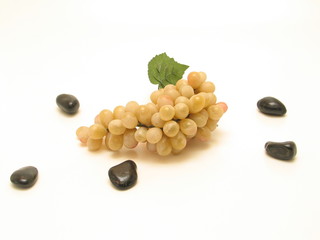 Weintrauen mit Steinen