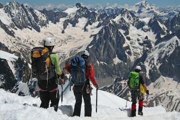 Cordée d'alpinistes