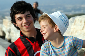 ANIBAL Y AMADOR 01