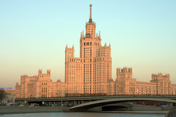 Fototapeta na wymiar High building in Moscow