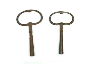 Clefs d'horloge rouillées détourées
