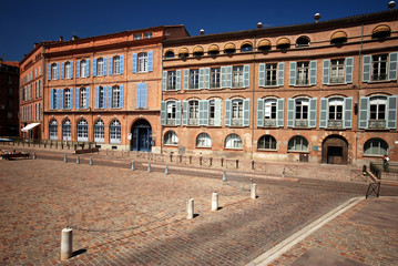 Fototapeta na wymiar Rynek Starego Miasta w Tuluzie