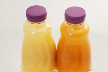 bouteilles de jus de fruits